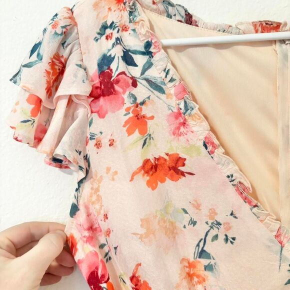 Altar'd State Floral Romper Size L - Picture 3 of 4